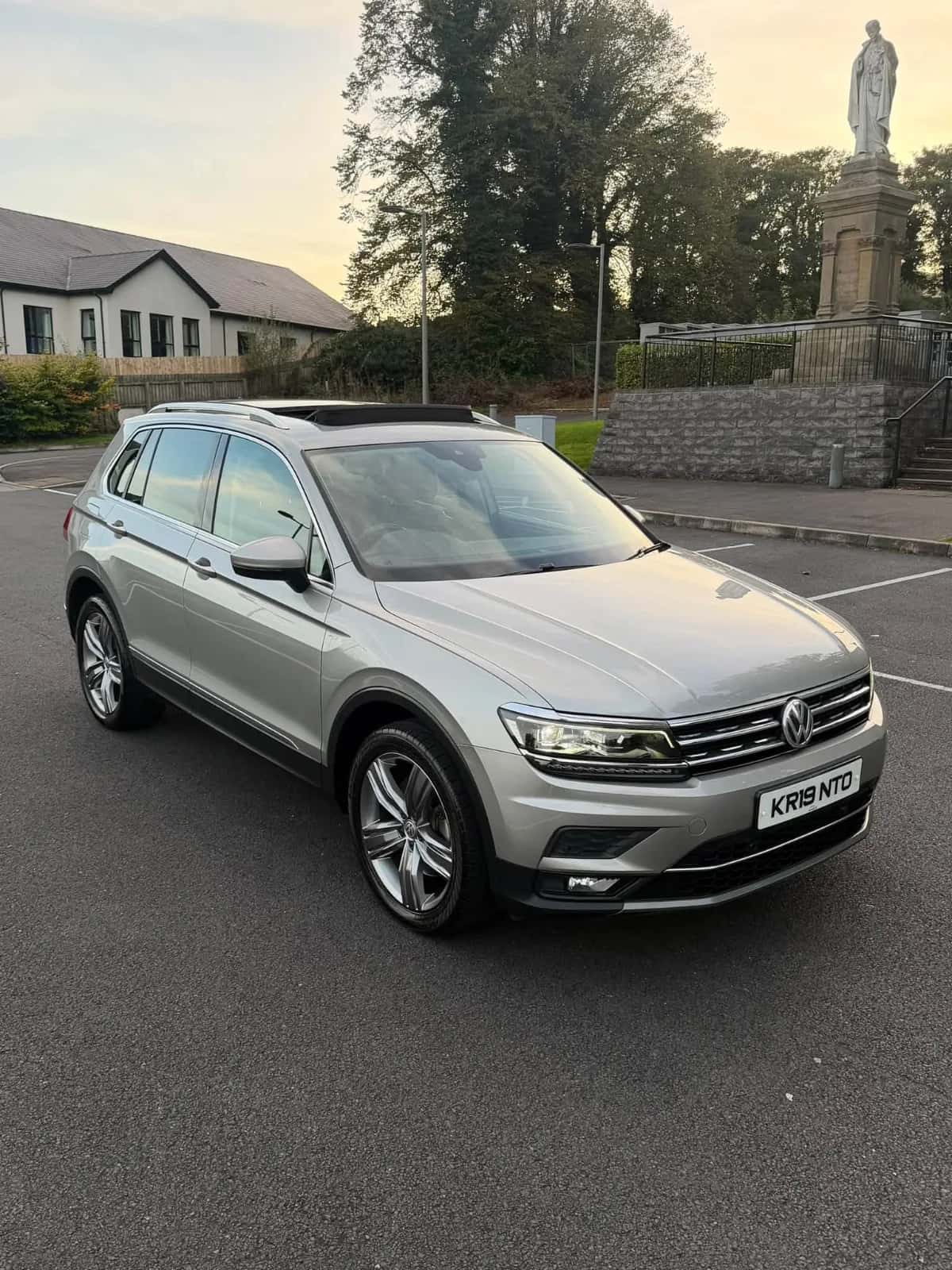 2019 Volkswagen TIGUAN SEL 4 MOTION, silver