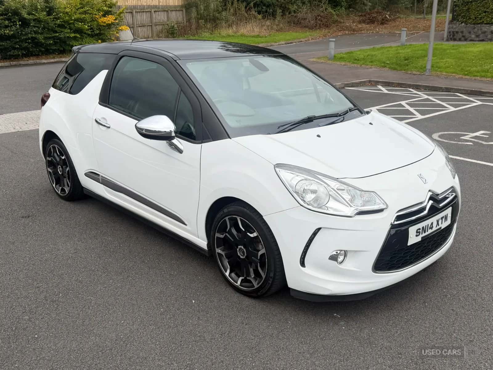2014 Citroen DS3 1.6 e-HDi 115 Airdream DSport Plus 3dr, white